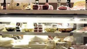Las compras de fin de año se centran en bebidas y alimentos