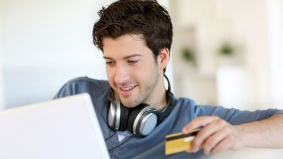 Desterrando mitos, los hombres gastan más que las mujeres