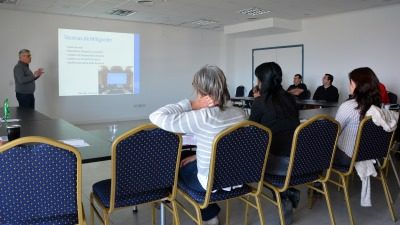 Debaten la interacción de los mamíferos marinos y la pesquería de centolla