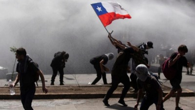 Una estudiante de Madryn en Chile advirtió sobre “represión, golpizas y abusos”