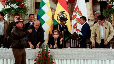 Bolivia: Detuvieron al Ministro de Salud por comprar respiradores con sobreprecio