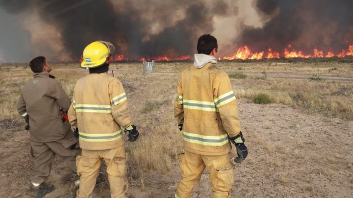 Madryn: vestir a un solo bombero cuesta 5374 dólares