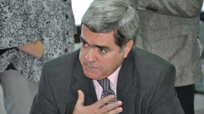 investigación, Legislatura, Lloyd Jones, Sebastián López, zonificación minera