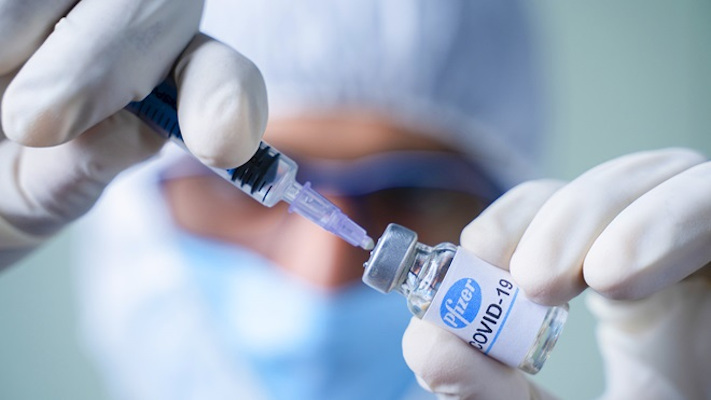 La vacuna de Pfizer neutralizó las cepas del Reino Unido y de Sudáfrica