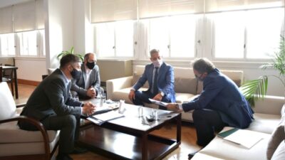 Etiquetas: chubut, Enohsa, equipamiento sanitario, Gabriel Katopodis, infraestructura, interconectado, inversión, licitaciones, Mariano Arcioni, obras, proyectos hidrocarburíferos