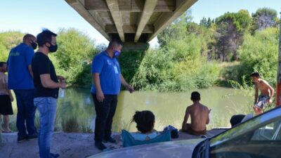 bañistas, barrio Los Teros, bomberos voluntarios, CONSUMO DE ALCOHOL, controles, Federico Ruffa, Municipalidad de Trelew, Puente San Cristóbal, rio, Río Chubut, TRELEW