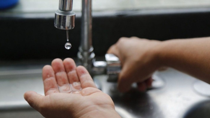 Mantenimiento en la planta potabilizadora de Madryn: Cortan el agua en 5 sectores