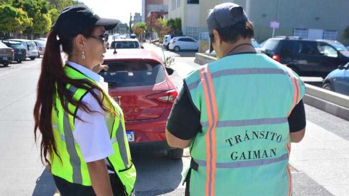 Extienden vigencia de carnet de conducir a mayores de 60 años en Gaiman