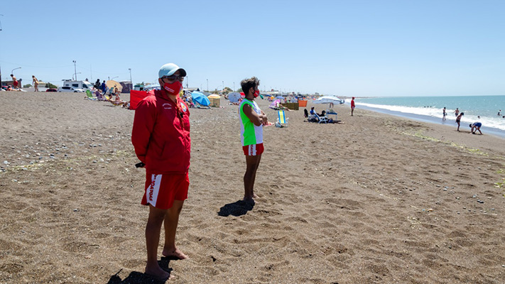Playa Unión: extienden servicio de guardavidas hasta el 7 de marzo