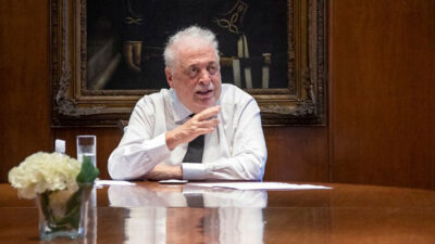 argentina, corrupción, escándalo, Fernández, Ginés González García, Horacio Vertbisky, pandemia, renuncia, vacunación, vacunación vip