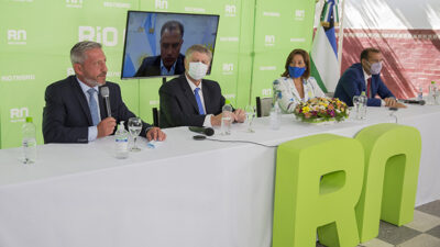 Arcioni, conectividad aérea, conectividad digital, conectividad ferroviaria, Gobernadores patagonicos, Gobierno de Chubut, Integrar la región, reunión, Río Negro, Viedma