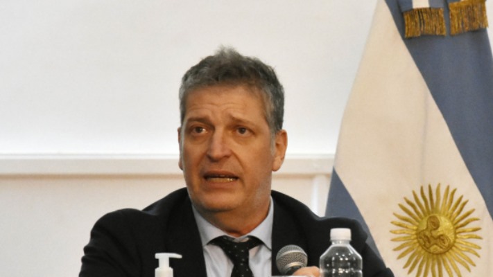 Alvaredo renunciaría a la presidencia del Banco del Chubut