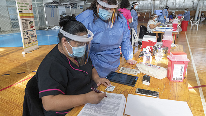 Comodoro: habilitan turnero web para vacunación del personal de salud