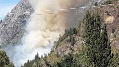 El Hoyo: continúa activo el incendio en Las Pataguas