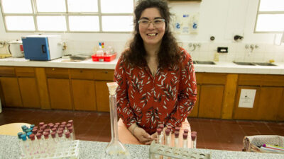 Diseñaron un dispositivo para remover el arsénico del agua