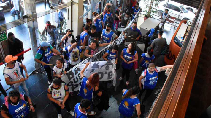 ADEPA y FOPEA condenaron brutal ataque al diario Río Negro