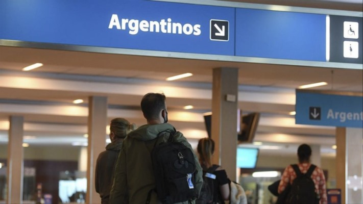Argentinos varados en Chile, Brasil y México deberán regresar desde otro país