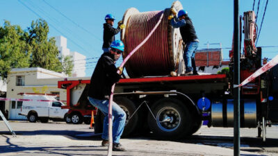 Madryn: Instalan tendido eléctrico subterráneo en arteria de la zona céntrica