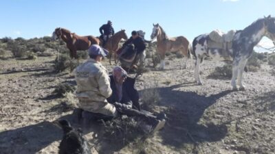Hallan con vida a peón rural de 82 años que estuvo perdido casi una semana en la meseta