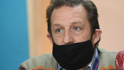 Etiquetas: ATECH, chubut, deuda salarial, educación, gremios, paritaria docente