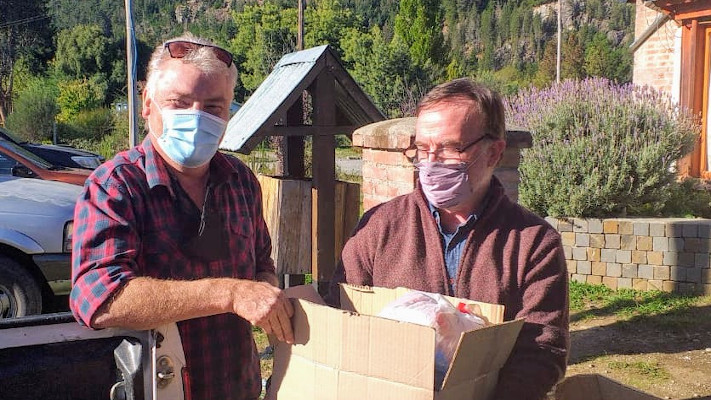 Comarca Andina: Entregaron donaciones a damnificados por los incendios