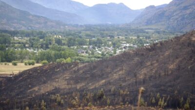 Comarca Andina, El Hoyo, incendio, informe de bomberos, Lago Puelo, Ministerio de Ambiente
