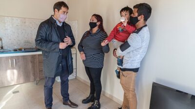 Comodoro: Entregaron viviendas a familias en situación de vulnerabilidad social