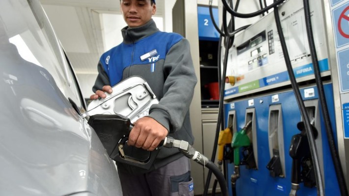 Los combustibles suben otro 6 por ciento a partir del sábado