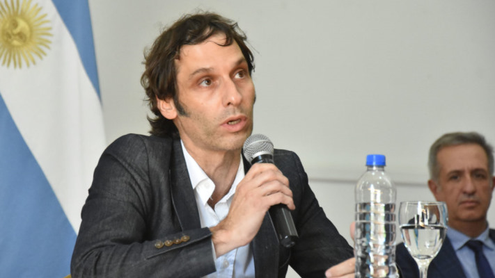 Arnaudo necesita banca