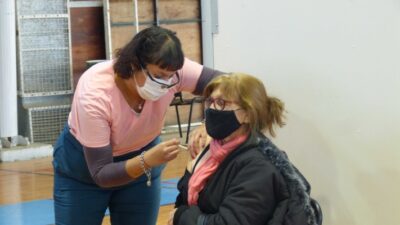 Comodoro: El fin de semana aplicaron más de 1.400 vacunas contra el Covid-19