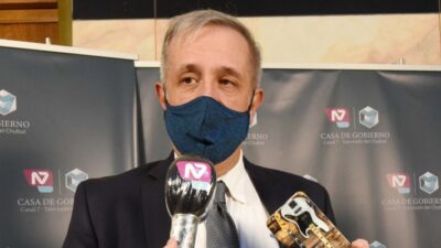 Etiquetas: aguinaldo, deuda salarial, finanzas de Chubut, Oscar Antonena