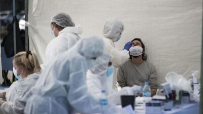 El país superó los 93.000 muertos y se reduce la ocupación de camas