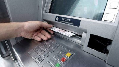 El lunes depositarán los sueldos a los municipales de Trelew