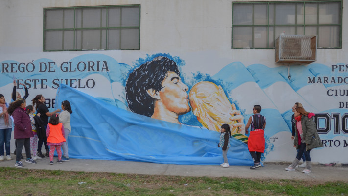 En Madryn, la Peña Maradoniana inaugurará un nuevo mural