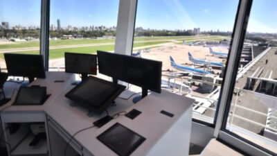 Sin vuelos de carga en Argentina por paro de controladores aéreos