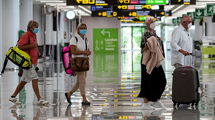 España exigirá un test COVID a turistas desde los 12 años