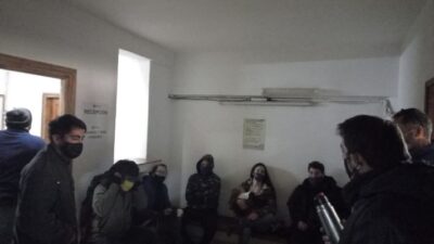 Vecinos toman la Municipalidad de Lago Puelo