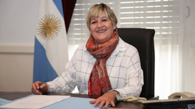 Gustavo Menna, Nancy González, regalías petroleras