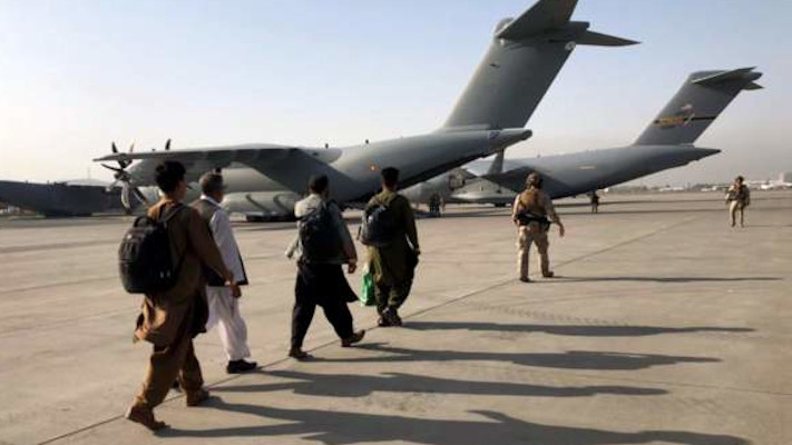 Continúan las evacuaciones de ciudadanos extranjeros en Afganistán