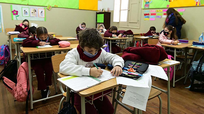 En Chubut los estudiantes volverán a las aulas de lunes a viernes en horario completo