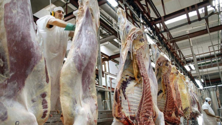 El Gobierno flexibiliza el cepo a exportaciones de carne antes de las elecciones