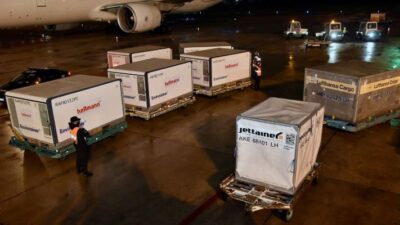 Llega este sábado otro vuelo desde China con 1.736.000 dosis de Sinopharm