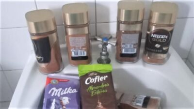 Detienen a mecheras que robaban café y chocolates por $18.000