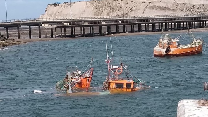 Dos barcos artesanales se hundieron en Caleta Córdova