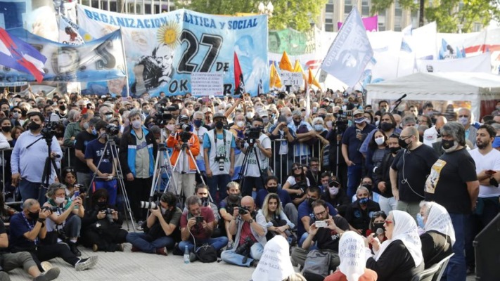 La militancia peronista se movilizó en varias ciudades por el Día de la Lealtad