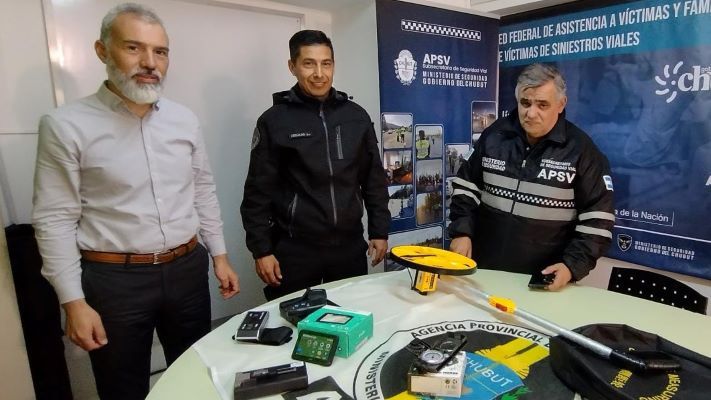 El Gobierno Provincial entregó equipamiento al Área de Criminalística de la Policía