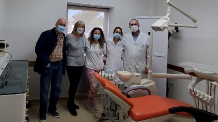 Donaron un sillón odontológico al hospital Andrés Ísola