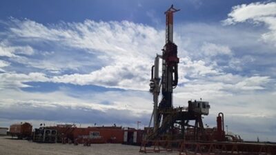 YPF empezó a perforar el primer pozo horizontal no convencional