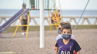 Niños de hasta tercer grado no usarán barbijo en escuelas de CABA