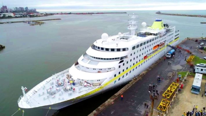 Autoridades portuarias definirán si dejan amarrar al Hamburg en Madryn